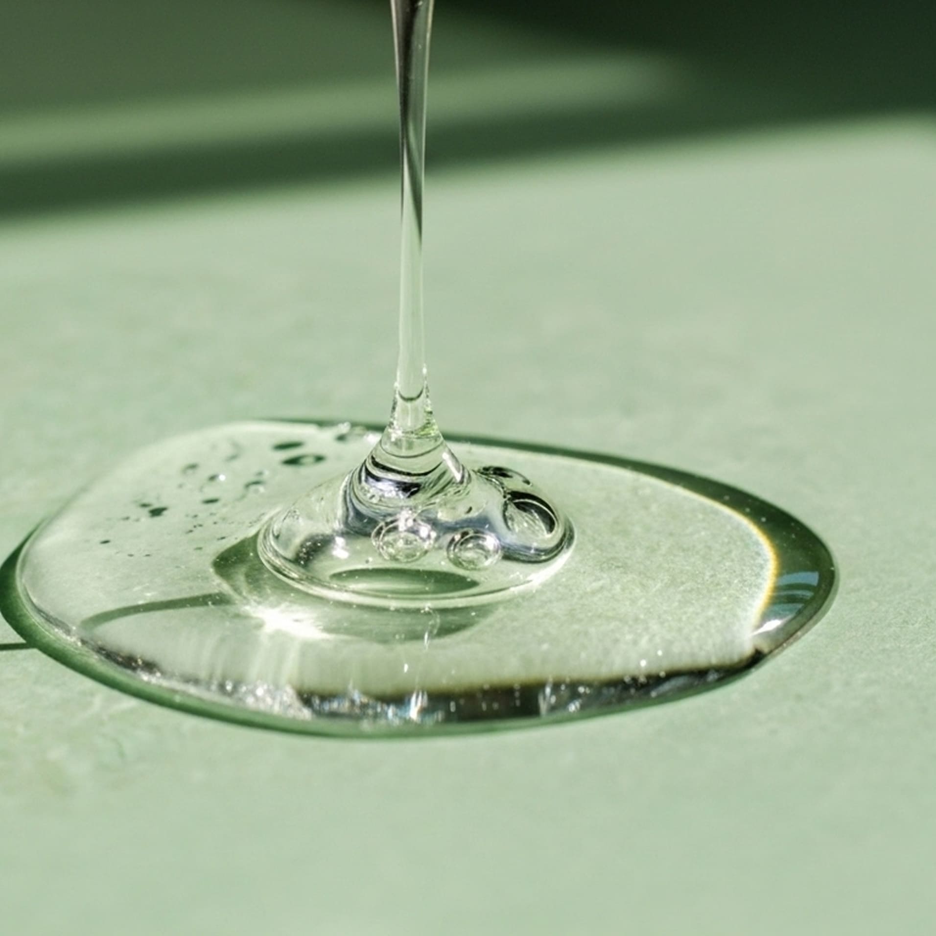 THE SAEM Jeju Fresh Aloe Soothing Gel 99% aplication